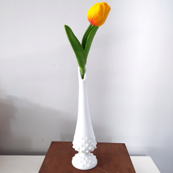 Other - Vintage White Glass Single Stem/Bud Vase